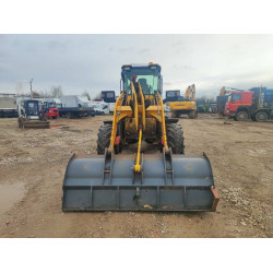 Bull SL300 Фронтальный погрузчик SL300 (Дизельный, 3,3 л, 95 л.с., АТ)