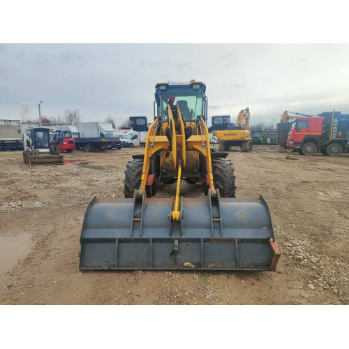 Bull SL300 Фронтальный погрузчик SL300 (Дизельный, 3,3 л, 95 л.с., АТ)