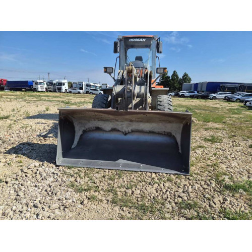 Doosan DISD SD200 Фронтальный погрузчик SD200 (Дизельный, 6,8 л, 125 л.с., АТ)