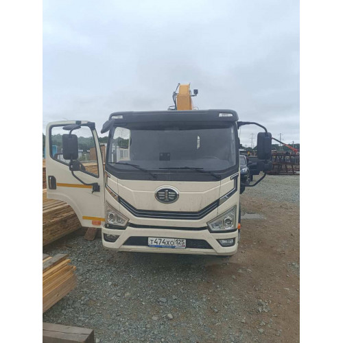 FAW Tiger V 4x2 Бортовой с КМУ CA1121P40K2L4E5A85 (Дизельный, 3.8 л, 179 л.с. МТ)
