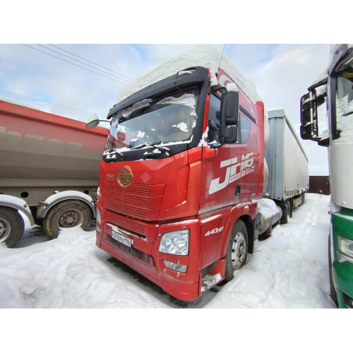 FAW CA* 4x2 Седельный тягач CA4183P25K2NE6A80 (Газовый двигатель)