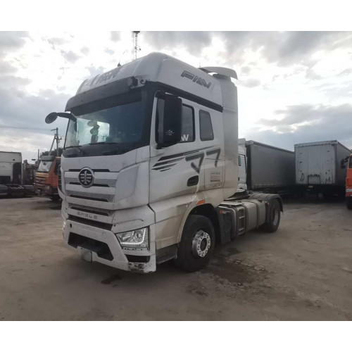 FAW J7 4x2 Седельный тягач J7 4x2 Седельный тягач FAW J7 4x2 Седельный тягач J7 4x2 Седельный тягач