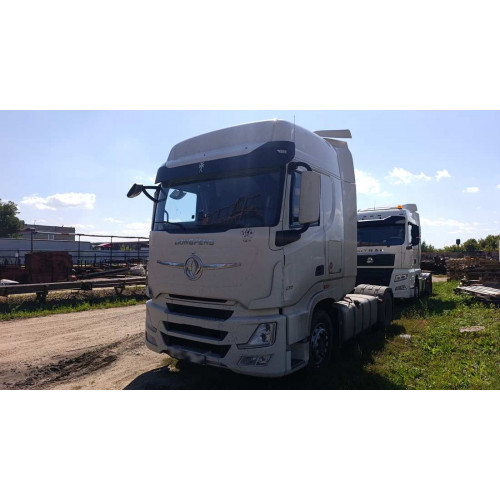 DONGFENG DFH 4x2 Седельный тягач DFH4180