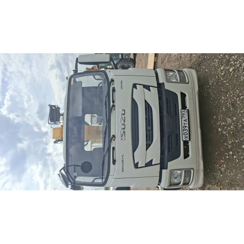 Isuzu Giga 4x2 Бортовой с КМУ GIGA (Дизельный, 5.2 л, 204 л.с. МТ)