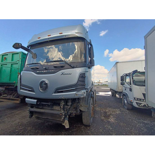 Shacman SX* 4x2 Седельный тягач SX4188YY381 Shacman SX* 4x2 Седельный тягач SX4188YY381