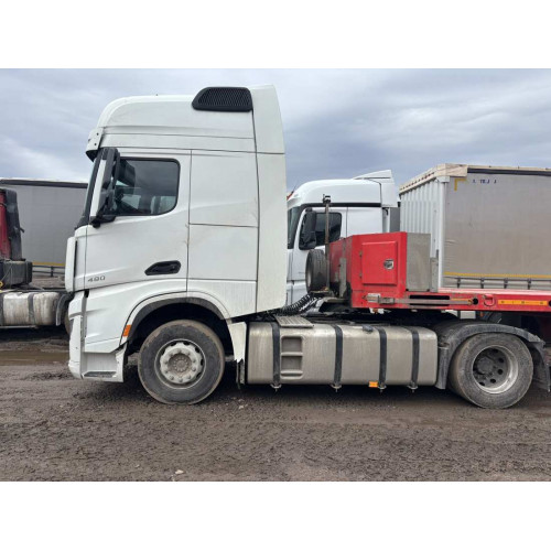 Shacman (Shaanxi) SX* 4x2 Седельный тягач SX4188YY381 (Дизельный, 12,5 л, 473 л.с., АТ) Shacman (Shaanxi) SX* 4x2 Седельный тягач SX4188YY381 (Дизельный, 12,5 л, 473 л.с., АТ)