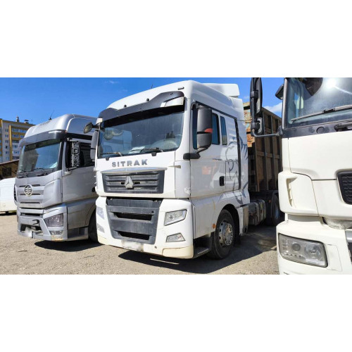 SITRAK C7H 4x2 Седельный тягач ZZ4186V361HE