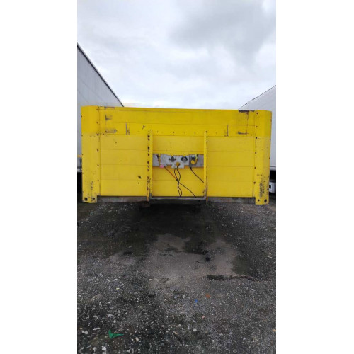 Schmitz Cargobull SCS Полуприцеп шторный SCS24/L