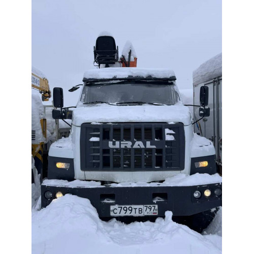 Ural NEXT 4320 6x6 Бортовой с КМУ U1B1A1 	(Дизельный, 6,7 л, 273 л.с., МТ)
