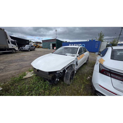 Kia K5 Comfort 2.0 6AT Kia K5 Comfort 2.0 6AT