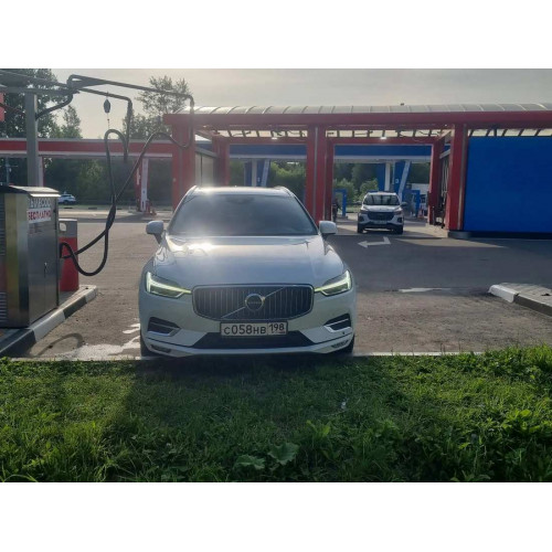 Volvo XC60 B4 Inscription 197hp 8AT