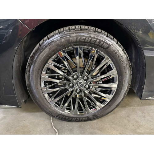Lexus LM350h