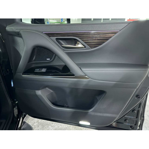 Lexus LX600