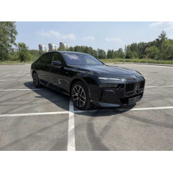 BMW 7-SERIES 740i xDrive