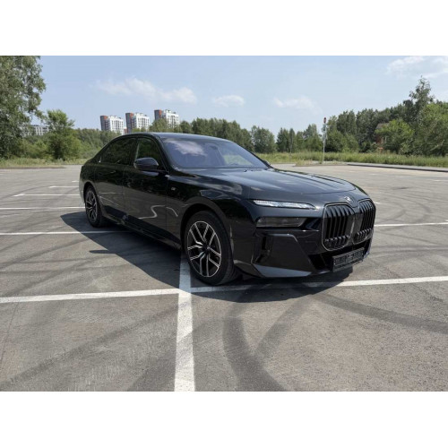 BMW 7-SERIES 740i xDrive