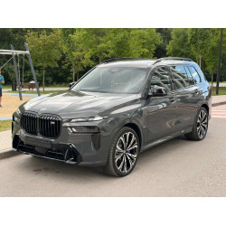BMW X7 M60i