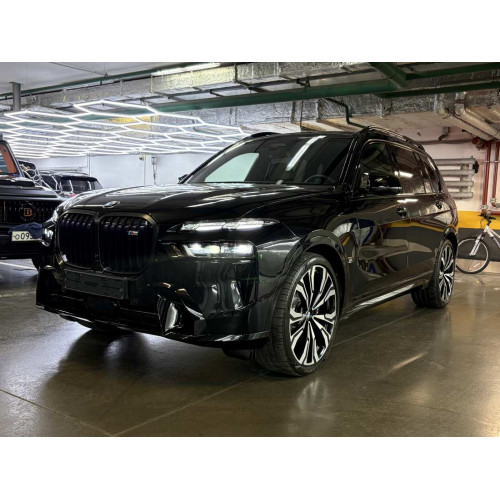 BMW X7 M60i